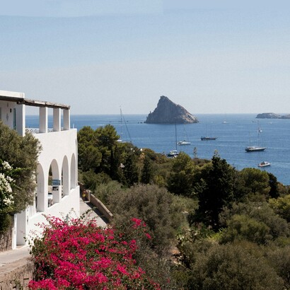 Il chiosco di Raul è punto di partenza per itinerari che cercano senso oltre il turismo