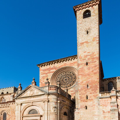 Puerta del Mercado y Torre del Gallo de la catedral