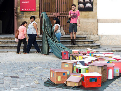 Guler Ates, Dwelling Performance, Rio de Janeiro April 2014