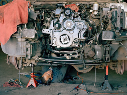 Justine Kurland, Rebuilt Engine, 2013, Inkjet print, 20 by 24 in. 50.8 by 61 cm, Edition 6. Courtesy of the artist and Mitchell-Innes & Nash, NY.