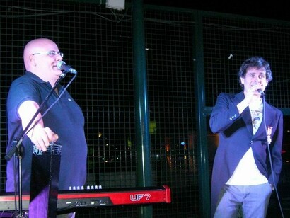 Los componentes del grupo en una actuación