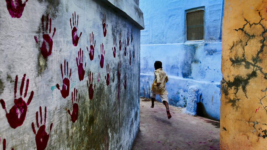 Boy in Mid-Flight, Jodhpur, India, 2007 © Steve Mccurry. Image courtesy of Huxley-Parlour Gallery