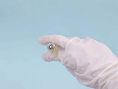 Si una persona no se vacuna se constituye en una posible fuente de contagio para otras personas y podría poner la salud y la vida de ellas en peligro