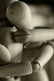 A silent embrace: proof that affection transcends language and politics