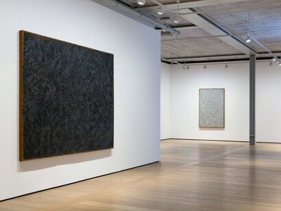 Ha Chong-Hyun, Exhibition view. Courtesy of Almine Rech