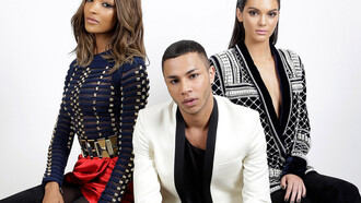 Jourdan Dunn, Olivier Rousteing y Kendall Jenner presentan la colección en la alfombra roja de los Billboard Music Awards