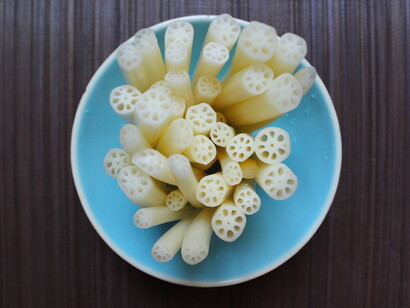 *Tiges de lotus*. Photographie La Kitchenette de Miss Tam/Minh-Tâm Trân