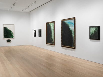 Cy Twombly, exhibition view. Courtesy of Gagosian