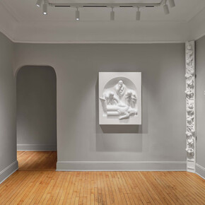 Tom Otterness, Battle of the sexes, exhibition view. Courtesy of Craig Starr Gallery