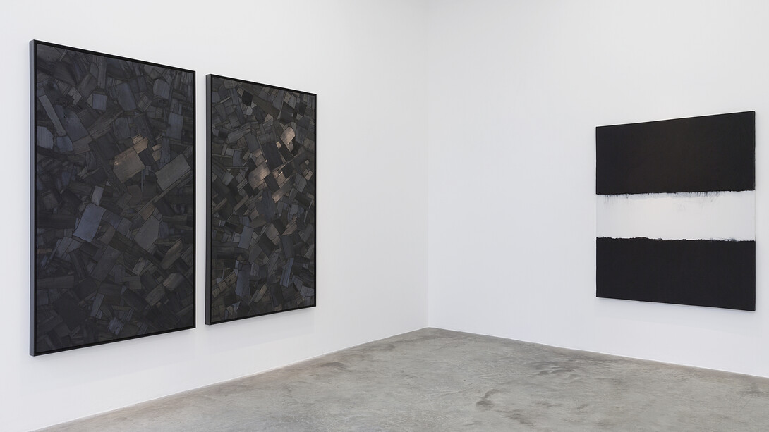 Lee Bae, View of the exhibition “Black Mapping” at Perrotin Paris (March 17 – May 26, 2018). Photo: Claire Dorn / Courtesy Perrotin