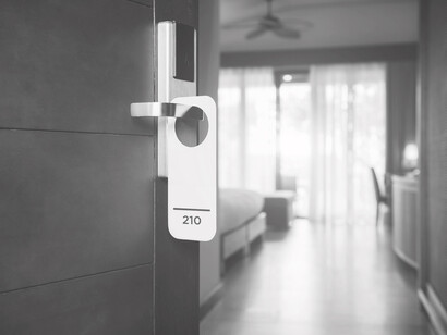 Él administraba hoteles en un balneario de febril actividad