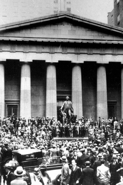 Multitud en la entrada de la Bolsa de Valores, Nueva York, Estados Unidos, 1929