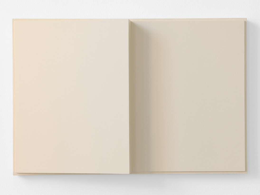 Rosemarie Trockel, Training, 2011, Ceramic, PU-finish
60 x 90 x 10.5 cm, Edition 1 of 3, © Rosemarie Trockel, VG Bild-Kunst, Bonn 2014 / resp. DACS 2014, Courtesy Sprüth Magers, Photo: Mareike Tocha, Cologne