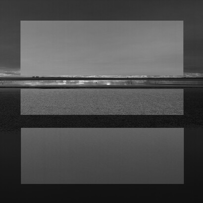 John Hilliard, Seascape In Two Whites And Three Greys, 2015, pigment print on museum board, 67 x 77 cm, edition 1 of 3 © John Hilliard, courtesy of the artist and Galerie Max Hetzler, Berlin | Paris