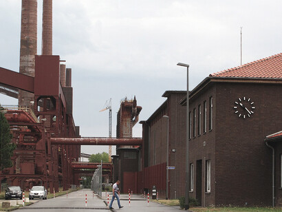 The Zollverein Coal Mine Industrial Complex in Essen (German: Zeche Zollverein) is a vast former industrial site that has earned a place on the UNESCO World Heritage List, highlighting its historical significance in Germany