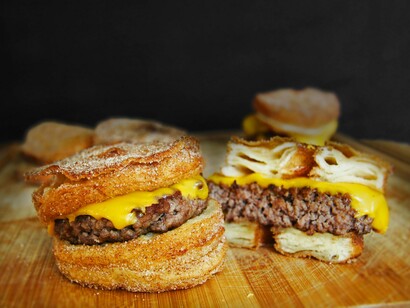 Cronuts salados con hamburguesa
