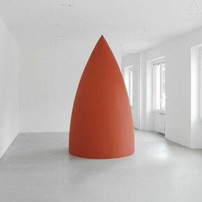 Mauro Staccioli, Forme Perdute, Veduta parziale dell’esposizione 2012 A arte Studio Invernizzi, Milano. Courtesy A arte Studio Invernizzi, Milano. Foto Bruno Bani, Milano