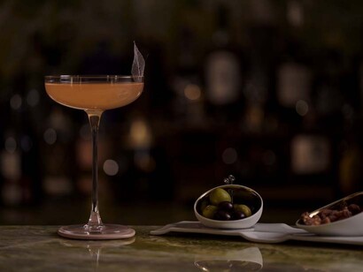 The Carlton Tower, Bar, cocktail and snacks