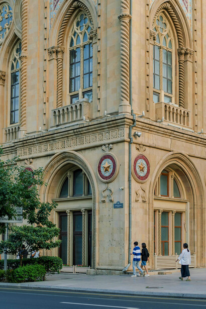 Baku, Azerbaijan. Baku: una città tra passato e presente. Esplora l'affascinante miscuglio di antico e moderno nella capitale dell'Azerbaijan