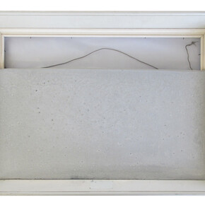 Mariana Mauricio, Concreto emoldurado, 2014, Vidro, madeira, concreto, 35 x 48 x 4 cm