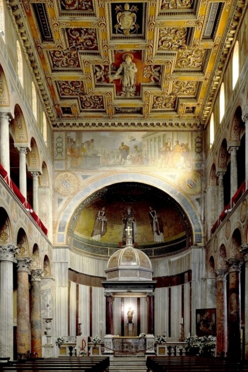 Basilica di Sant'Agnese fuori le mura, Roma, Italia. Il cristianesimo emerse dal contesto ebraico in Palestina, sviluppandosi inizialmente come una setta del giudaismo, per poi espandersi e attrarre seguaci anche tra i pagani