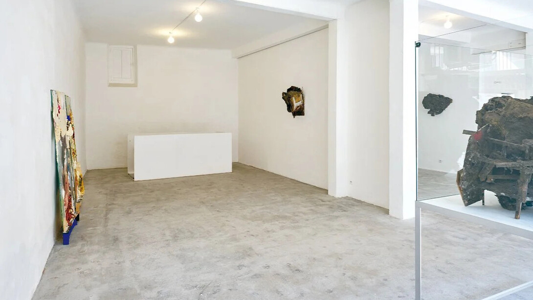 Peter Buggenhout, Regarder à travers, exhibition view. Courtesy of Galerie Laurent Godin