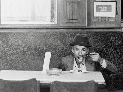 Mangiare in solitudine