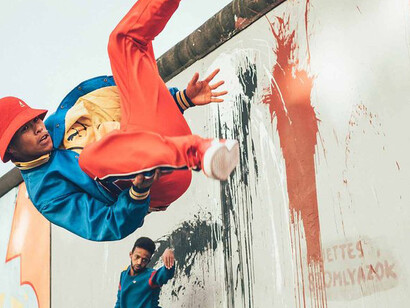 Flying Pictures. Courtesy of Hamburger Bahnhof