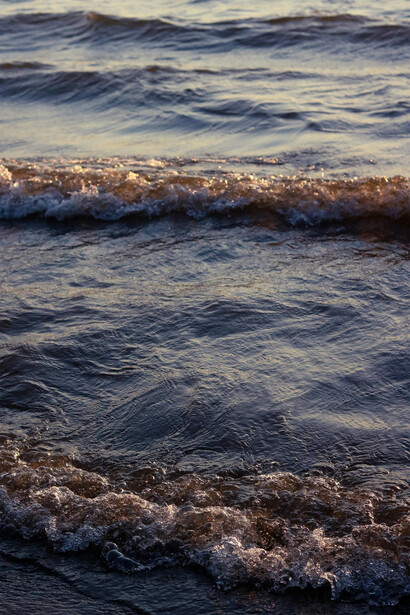 Come un fiume che si adatta al suo cammino verso il mare, l'essere umano razionale si adatta al mondo