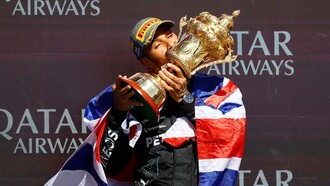 Lewis Hamilton a Silverstone, subito dopo la premiazione, Regno Unito
