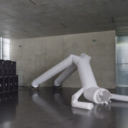 Cyprien Gaillard, When you expect flutes, it's whistles, ausstellungsansicht. Mit freundlicher genehmigung des Kunsthaus Bregenz