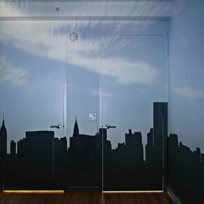Abelardo Morell, Camera Obscura: Late Afternoon View of the East Side of Midtown Manhattan, 2014 ©Abelardo Morell/Courtesy of Edwynn Houk Gallery, New York