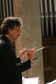 Fabio Lombardo, direttore artistico dell’Homme Armé, ha fondato l’ensemble nel 1983 insieme con Renato Baldassini