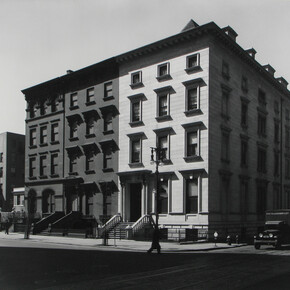 Berenice Abbott, Fifth Avenue Houses, Nos 4, 6, 8 © Estate of Berenice Abbott/Getty
Images. Image courtesy of Huxley-Parlour Gallery