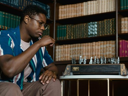 Façamos a seguinte analogia: o Banco Master era um cadáver infectando uma pessoa saudável com COVID-19 (BANCO BRB). Essa pessoa saudável saiu abraçando e conversando com todo mundo. Como se nada estivesse acontecendo. Causando uma Epidemia