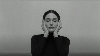 "Maria" è il capitolo conclusivo della trilogia di Pablo Larraín dedicata a icone femminili del XX secolo, dopo "Jackie" e "Spencer". Angelina Jolie in una scena del film