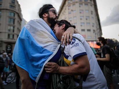 Luto en Argentina por la muerte del futbolista Diego Armando Maradona