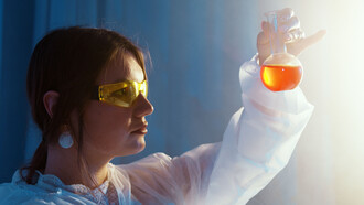 Vaccin antirabique. Il faut trouver un moyen de cultiver ce virus, qualifié de filtrant car il ne semble pas arrêté par les filtres les plus fins