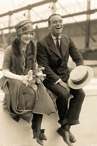 Gli attori americani Douglas Fairbanks (1883-1939) e Mary Pickford (1892-1979), nel 1920