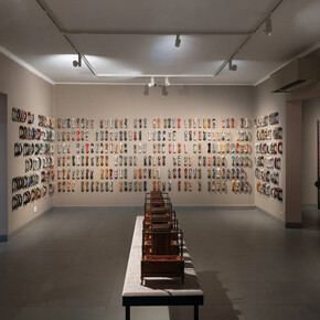 Debasish Mukherjee, Abr kyā chīz hai? / What really is a cloud? Exhibition view. Courtesy of Akar Prakar