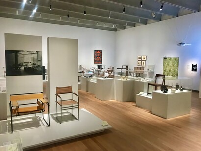 Exhibition showcase, Tokyo Metropolitan Teien Art Museum, Annex Gallery 1 © Alma Reyes