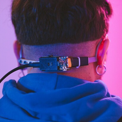 La necesidad de comunicar su mundo y conexión con el entorno llevó a Esteban Celis a buscar nuevos lenguajes de creación. Fotografía de Marlene H. Echeverria