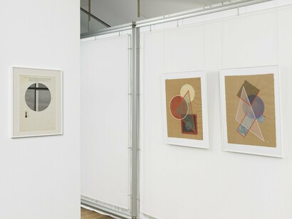 Various artists, The “schmelz” and the new Frankfurt, exhibition view. Courtesy of Edition & Galerie Hoffmann