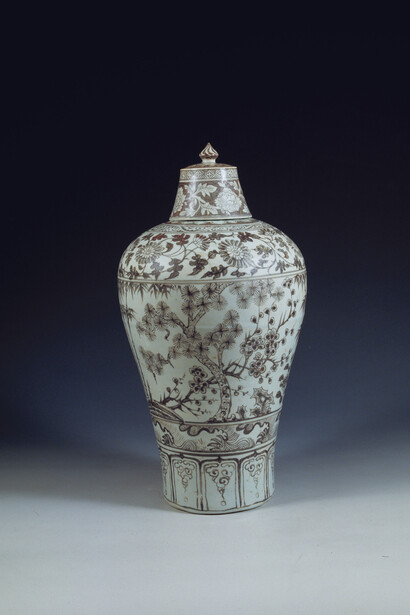 Meiping Jar. Meiping (plum vase) jar with cover and floral decoration
