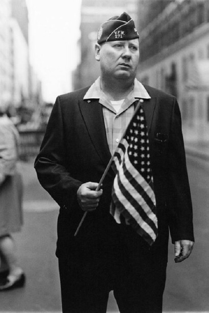 Diane Arbus, Veteran with a flag, N.Y.C. 1971 © The Estate of Diane Arbus