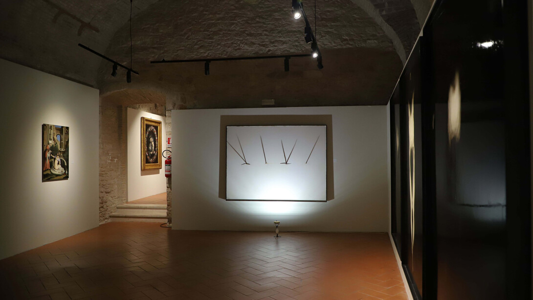 Salvifica e tra pelle e profondo, vista della mostra. Per gentile concessione del LabOratorio degli Angeli