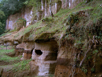 Le grotte di Sorano