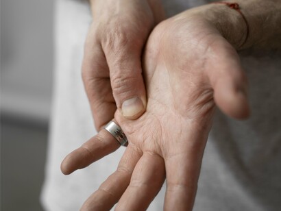 Silent but persistent, chronic joint pain can make even the simplest gestures feel overwhelming