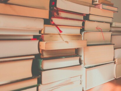 Conduz a uma sabedoria prática que começa no acto de escrever