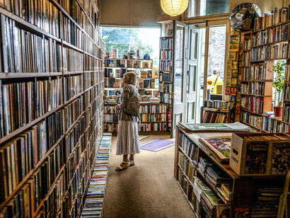 Un trabajador merece momentos de descanso durante la jornada laboral para evitar el agotamiento que reduce la productividad